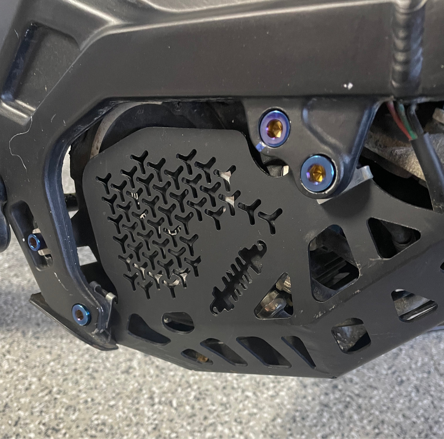 Right side motor bolts titanium(2pc)